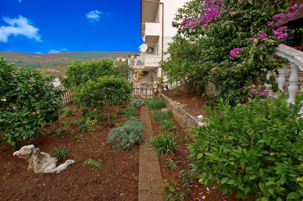Apartments Plominska 938 Rabac Exterior photo